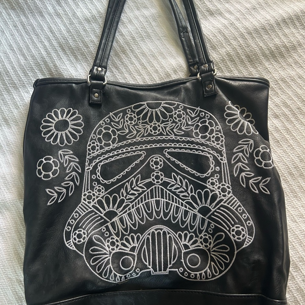 Loungefly Black and White Star Wars Shoulder Bag day of the Dead helmet